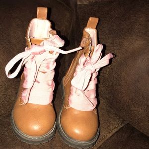 New Tan toddler(6)boots with pink laces cat &jack